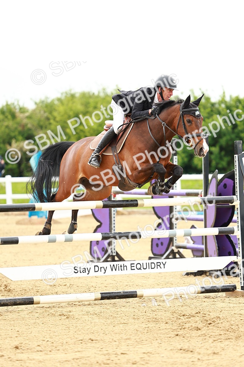 SBM_001149 - Class 5 - Senior Foxhunters - 1.20m