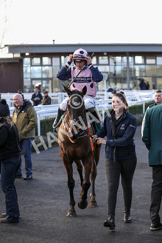 120224-Race 1-Pickanumber-7267 - Race 1