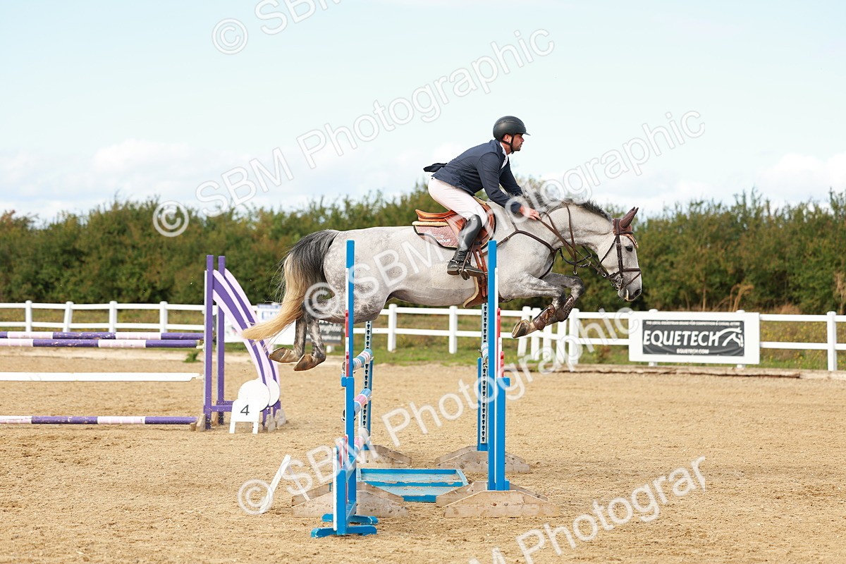 SBM_001818 - Class 4 - Senior Newcomers - 1.10m