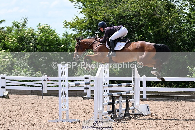 240619A-141531-00495 - Cls 4 Snr Newcomers and 1.10m Open