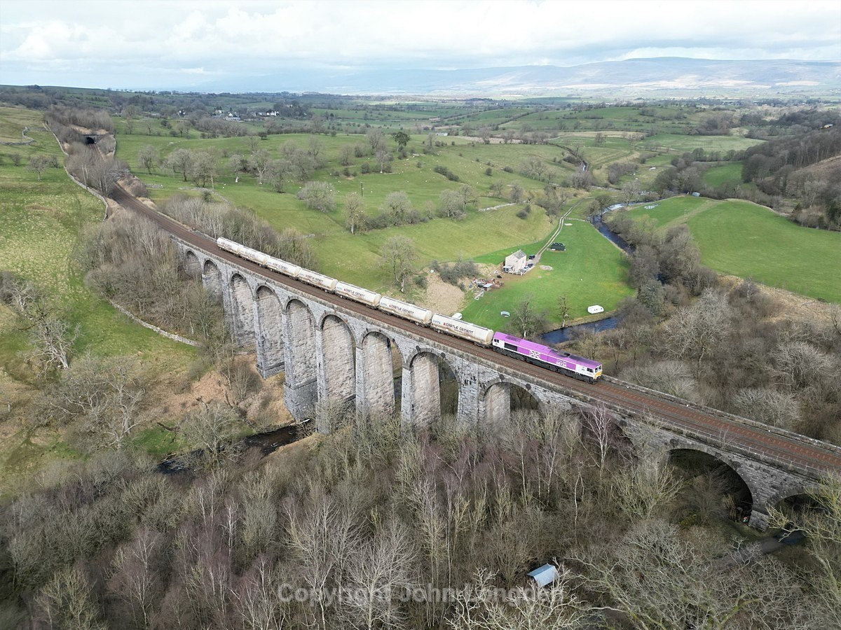 JL - 17.3.23 66734 4M01 Mossend - Clitheroe, Smardale Viaduct - Smardale viaduct