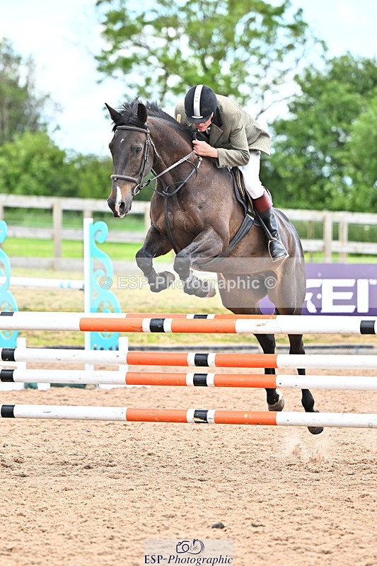 240608A-132403-02536 - Cls 4 Snr Newcomers and 1.10m Open