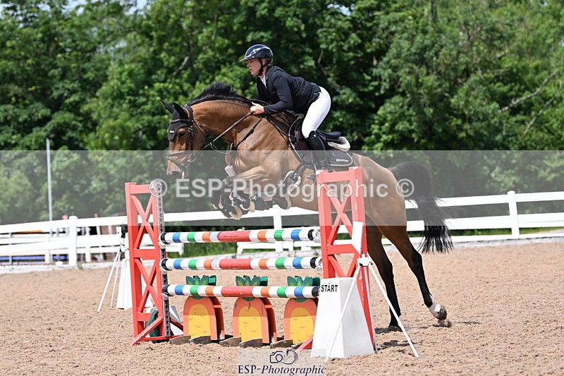 240619A-142524-00583 - Cls 4 Snr Newcomers and 1.10m Open