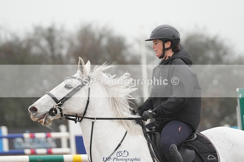 251207-122035-02043 - Cls 20 Snr Newcomers and 1.10m