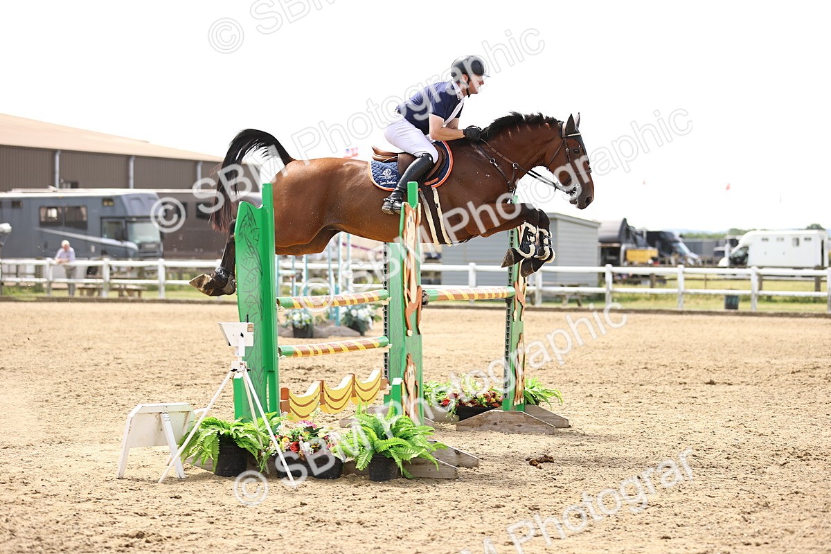 SBM_000691 - Class 15 - Redpost Equestian Senior Foxhunter - 1.20m
