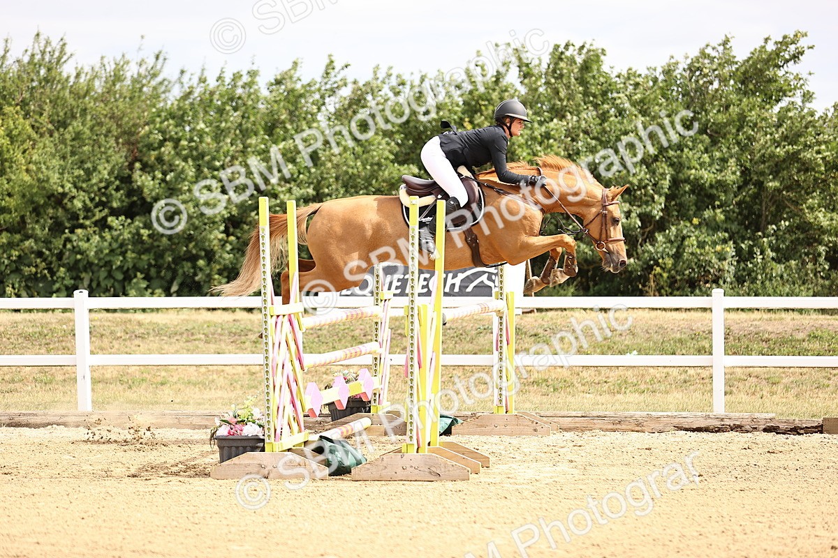SBM_009536 - Class 8 - Senior Newcomers - 1.10  Open