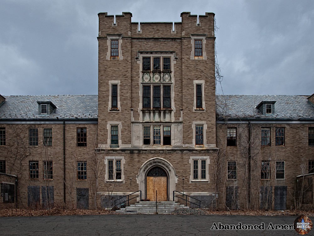 Abandoned Greystone Park Psychiatric Center | Curry Building Entrance - Greystone Park Psychiatric Center