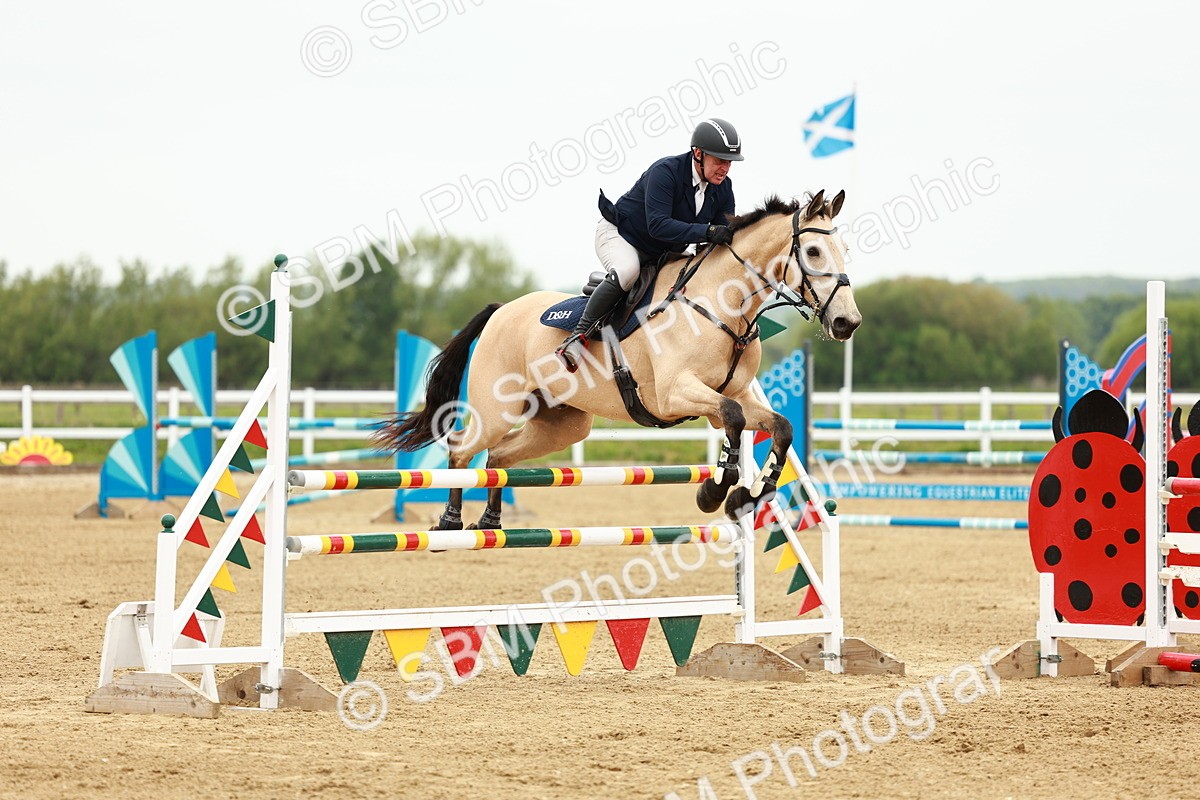 SBM_001026 - Class 4 - Senior Newcomers - 1.10m