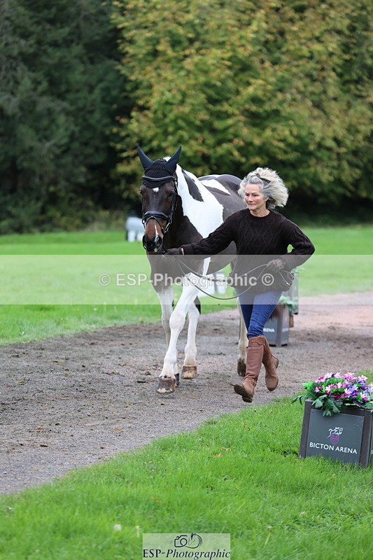 251026A-113017-25479 - G-552-Rachael.Whittaker