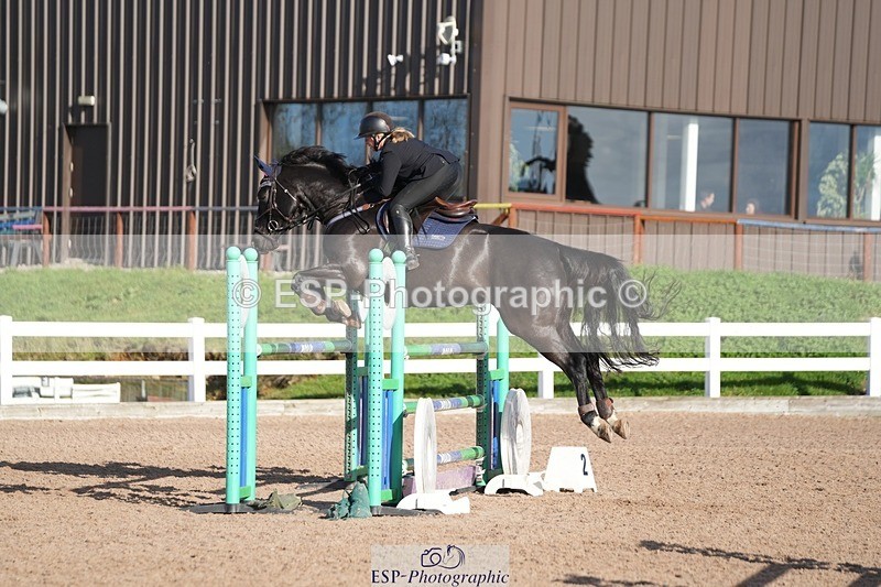 251108-124309-02550 - Cls 13 Foxhunter and 1.20m Open