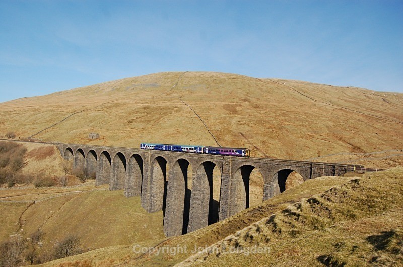 28.2.13 - 153351 & 158906 11.51 Carlisle - Leeds, Arten Gill - Arten Gill