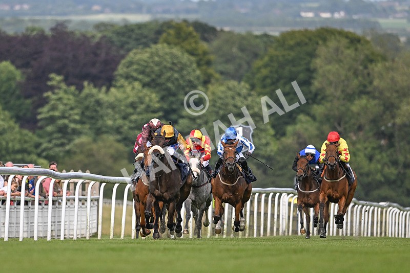 050724-Race 1-Beauty Queen-0331 - Race 1