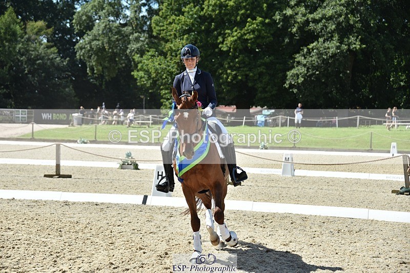 230811-131504-01498 - Adv Medium Silver Presentations