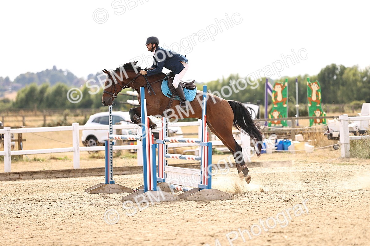 SBM_001708 - Class 6 - Senior Newcomers 1.10m