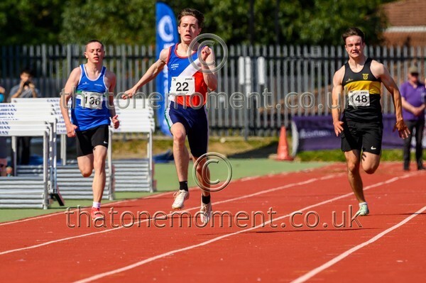 Age25SAT-926622 - Track Male