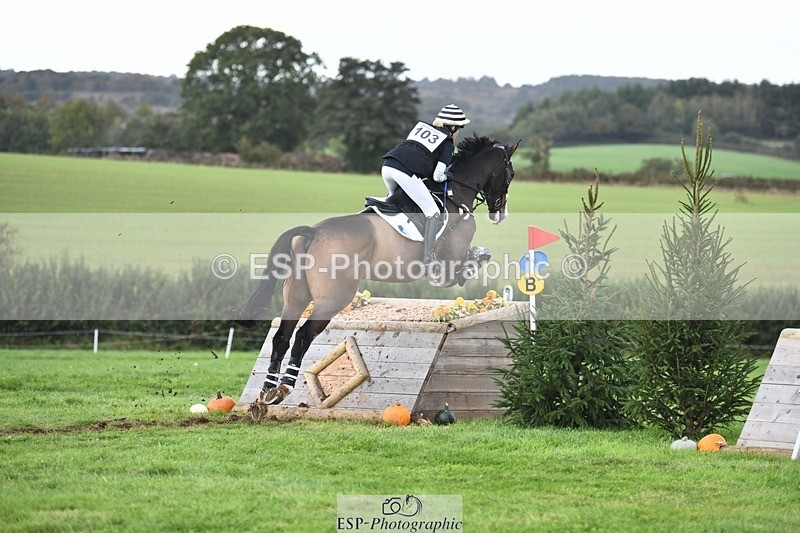 231020-134727-09567 - 103-BEECH.HILL.KIKO.CLOVER-Harriet.Blair-XC