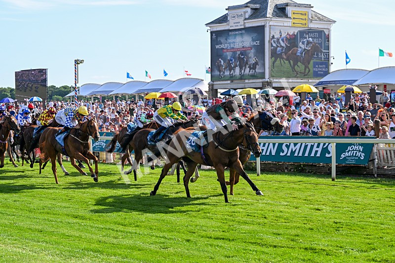 110726-Race 7-Magic Boy-8767 - Race 7 17.30pm John Smith's Sprint Handicap