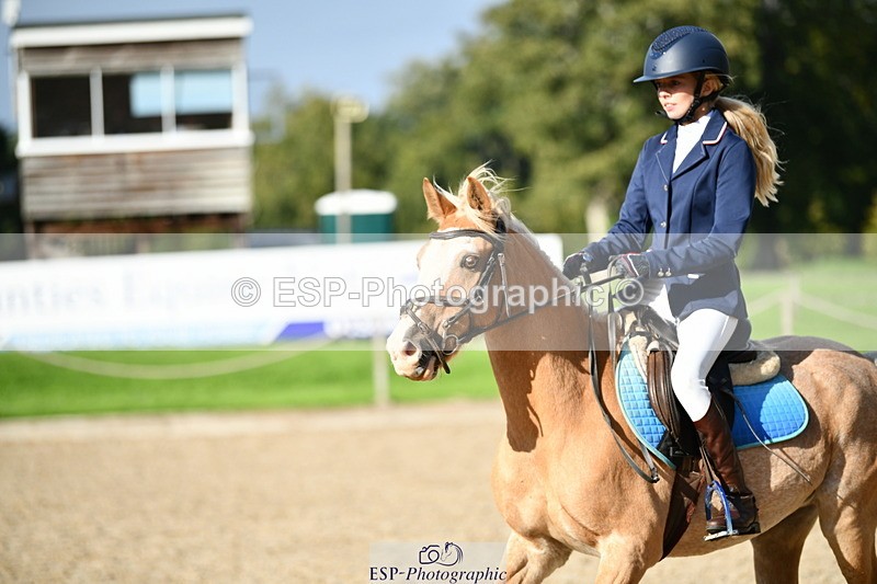 251004A-153139-01859 - Classes 8 & 9 70cm