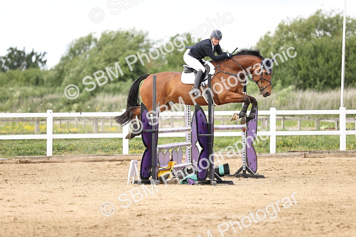 SBM_003465 - Class 11 - Senior Newcomers - 1.10m