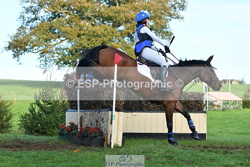 251025A-160133-21971 - G-516-Zara.Bucknell