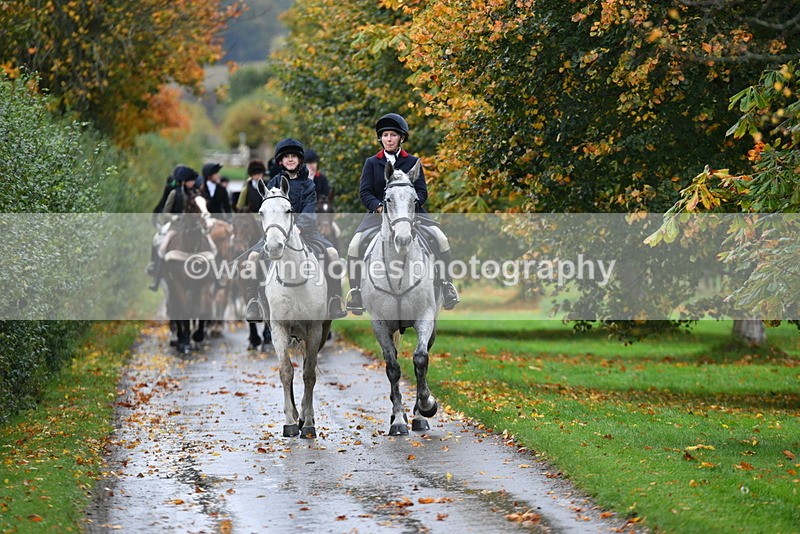 WJ5_6182 - B&B walk back for Hunt Tea !