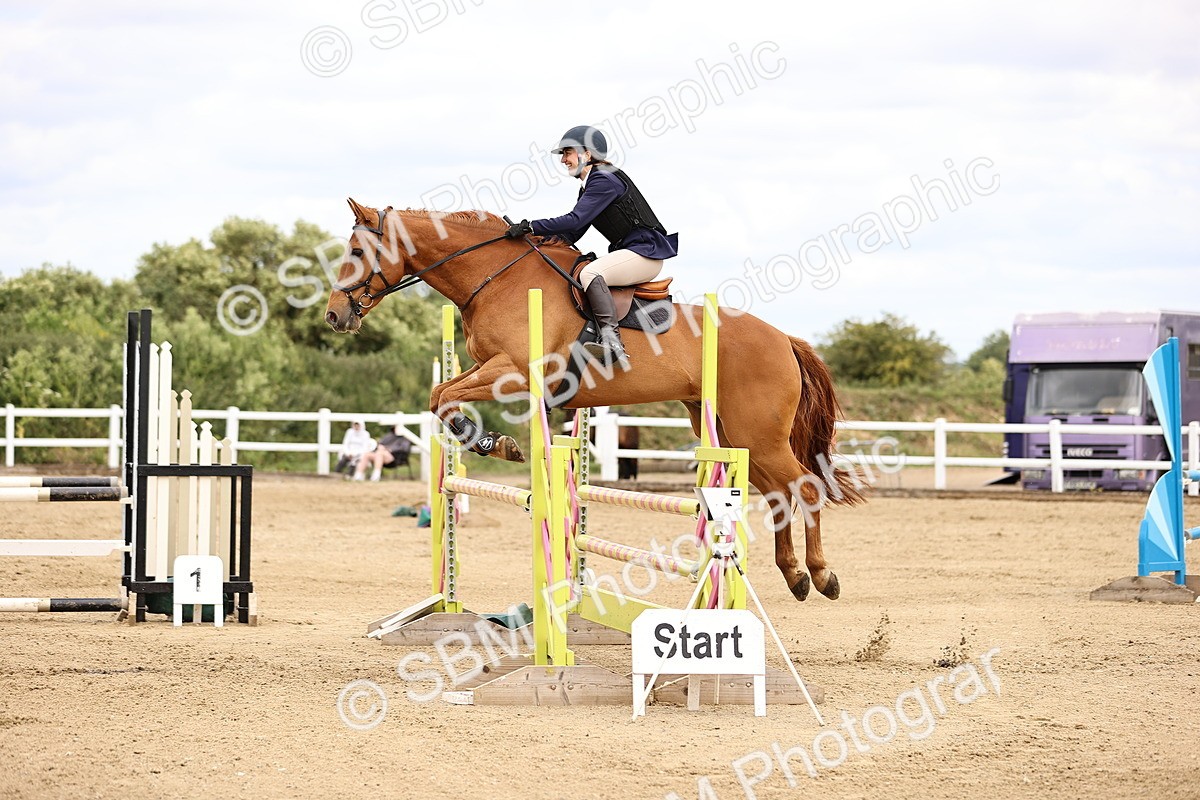 SBM_000429 - Class 4 - 1m showjumping