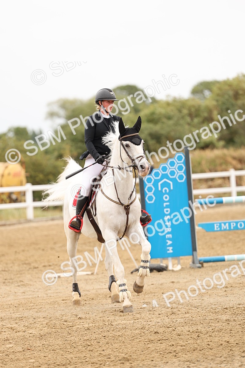 SBM_024042 - Class 6 - Senior Newcomers 1.10m