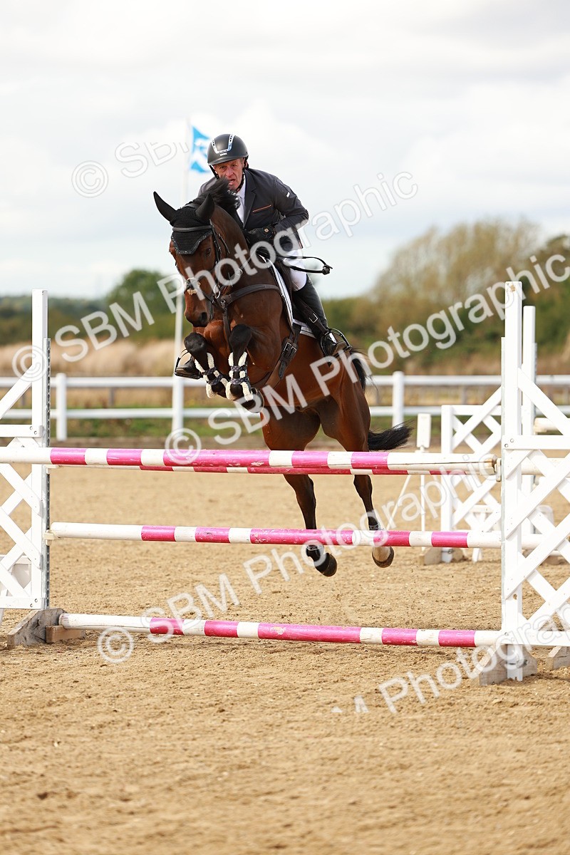 SBM_001280_Class 4 - Senior Newcomers - 110m - Customer Cart- Anthony  17-9-26