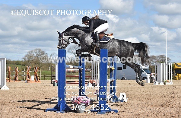 JAC_4652 - CLASS 11 SAT Andrew Hamilton Coach, RHS Foxhunter Championship Qualifier