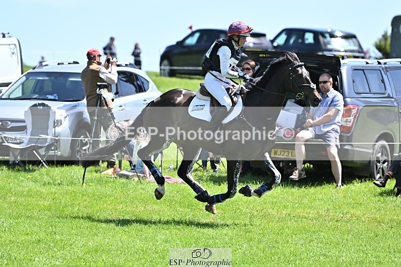 240525-121155-12957 - 370-STORM_IN_DECEMBER-Claire_Fielding