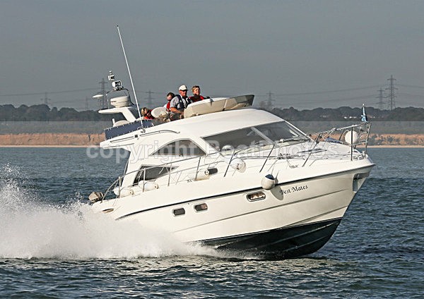 120908 BEST MATES SEALINE S34 WT7A1760 - Flybridge Cruisers