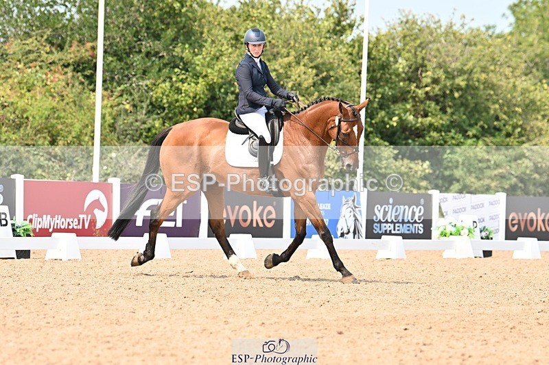 250816-134700-04758 - 117-Sophie.HawkeENORMOUSE