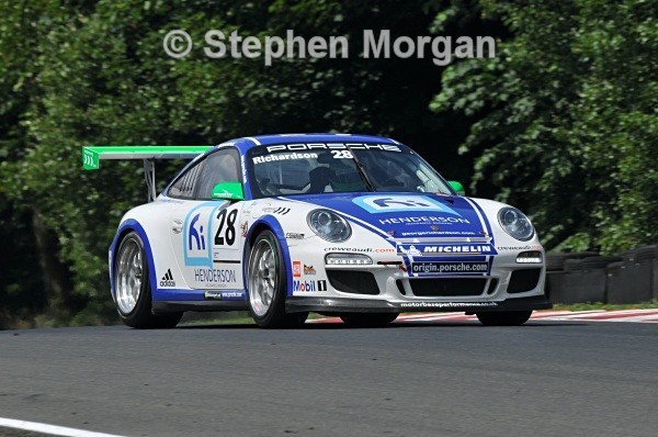 11 24-137 - Porsche Carrera Cup