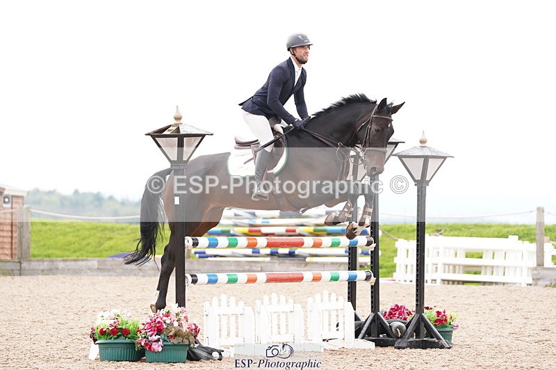 241004A-145642-00848 - Fri 04 Snr Fox & 1.20m Open