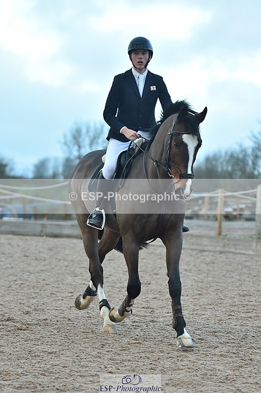 231119A-152018-06373 - Sun Cls 11-13 Children on Horses 90cm, 1m & 1.10m