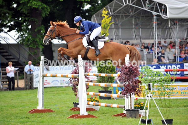 EQUISCOT 9297 - A WEE PEEK AT RHS 2013