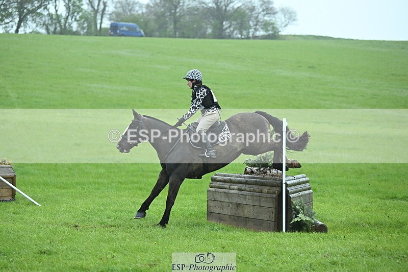 250418-142333-04974 - 216-Kt.English-Baillie-CRISTAKELL.MR..DOUGAL