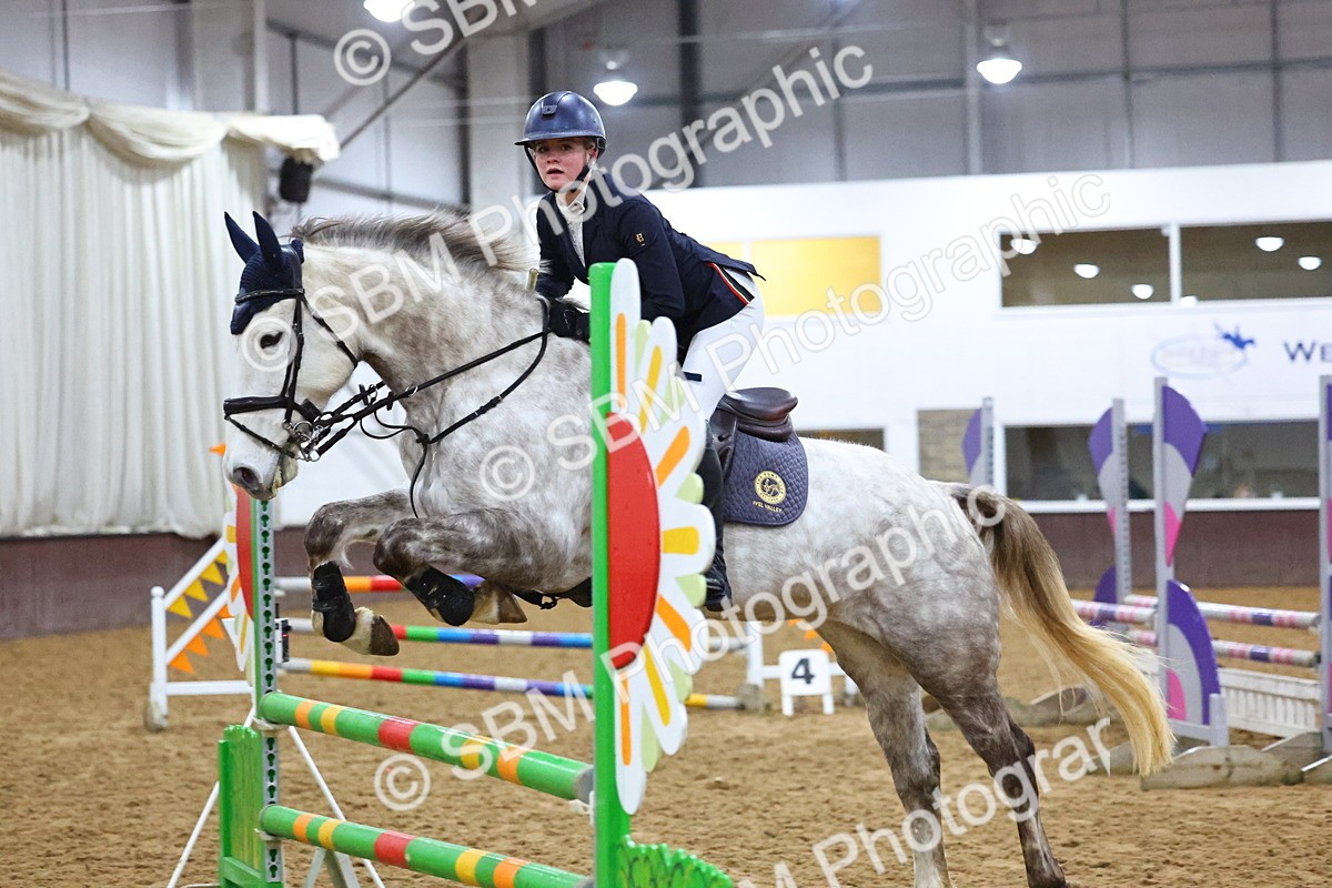 SBM_002897 - Class 6 - Holly & Ivy Stakes - 90cm