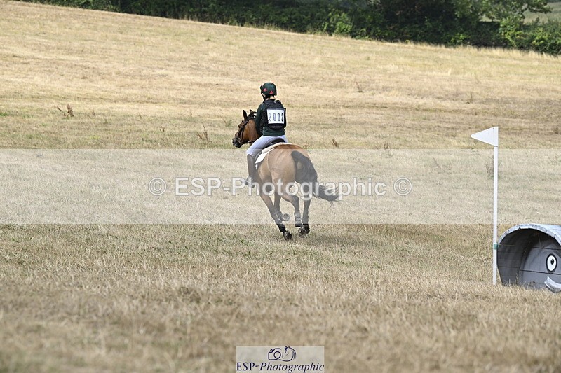 250824A-114208-35353 - 2002-Florence.Dovey-Moneyhills.Pageant