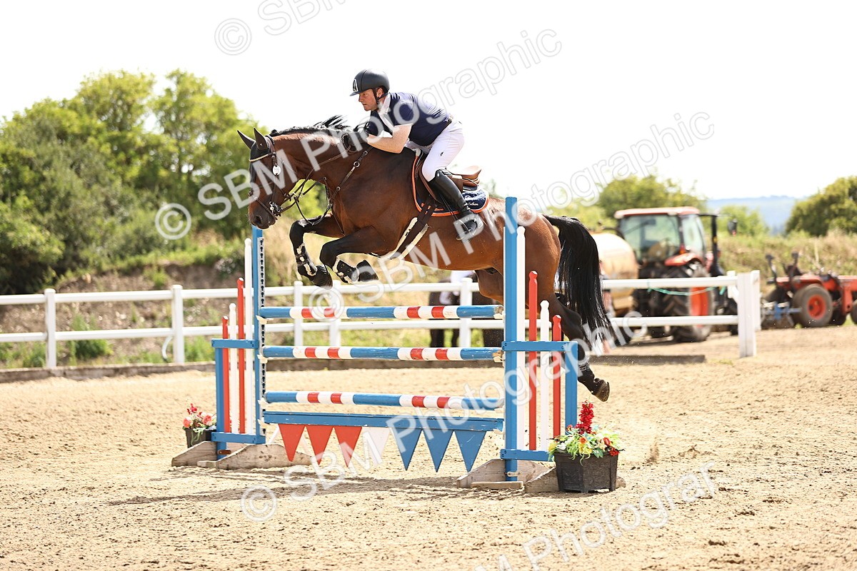 SBM_000417 - Class 15 - Redpost Equestian Senior Foxhunter - 1.20m