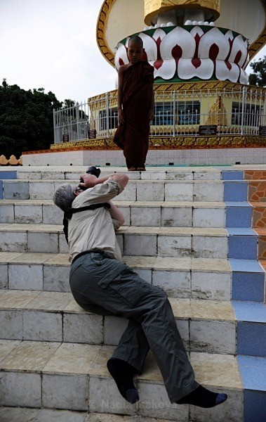 Burma 61 cc - The Burmese Adventure - monks, fishermen and more monks