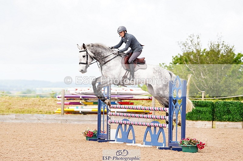 240526A-104540-07631 - Cls 26 Chard Equ 1.05m and 1.10m Grand Prix