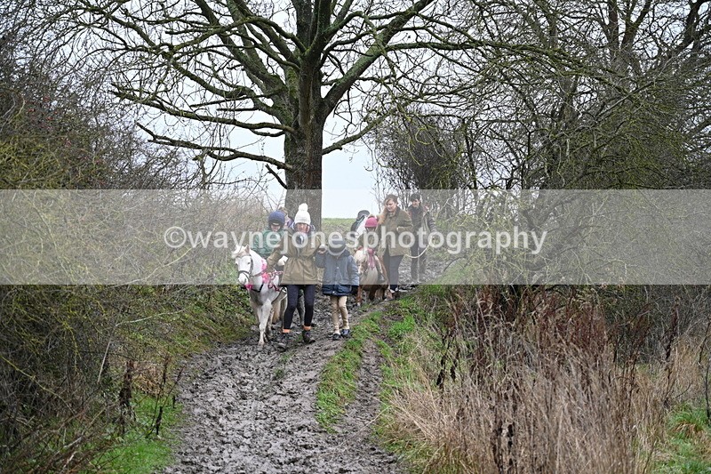 WJ7_9577 - Walk out..