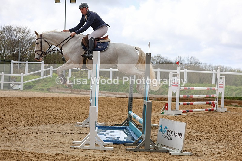 3E7A1843 - Class 7: Senior Newcomers/1.10m open