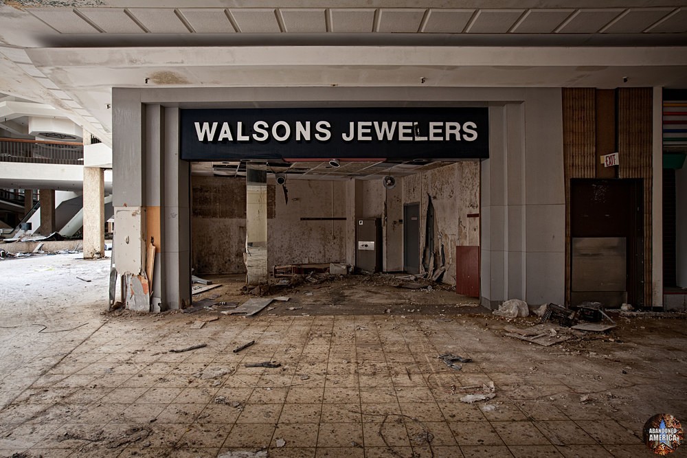 Randall Park Mall (North Randall, OH) | Walsons Jewelers - Randall Park Mall