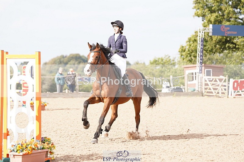 241004A-125310-00487 - Fri 03 Snr Newc & 1.10m Open