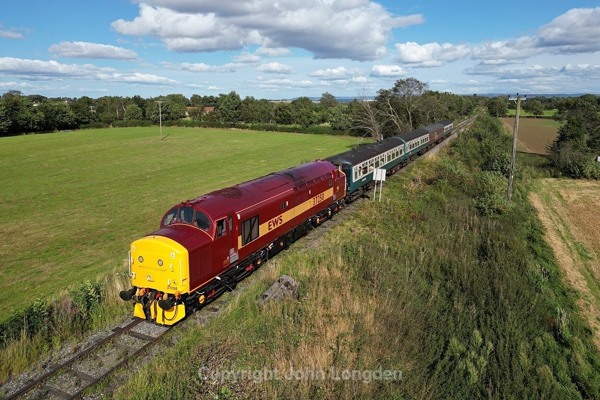 JL - 24.8.24 37250 15:30 Leeming Bar - Redmire, Crakenhall Crossing - The wonderful Wensleydale Railway