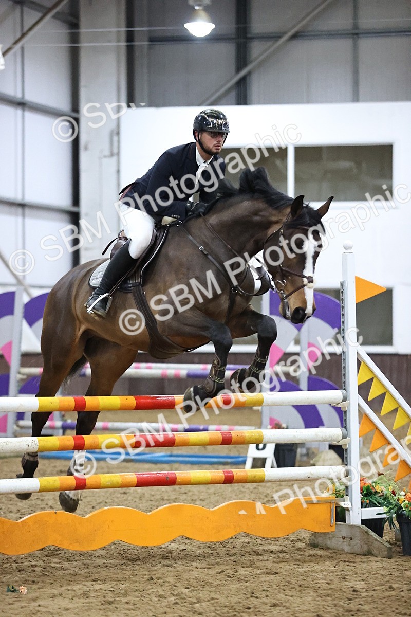 SBM_2717 - Class 9 - Senior Newcomers/ 1.10m Open