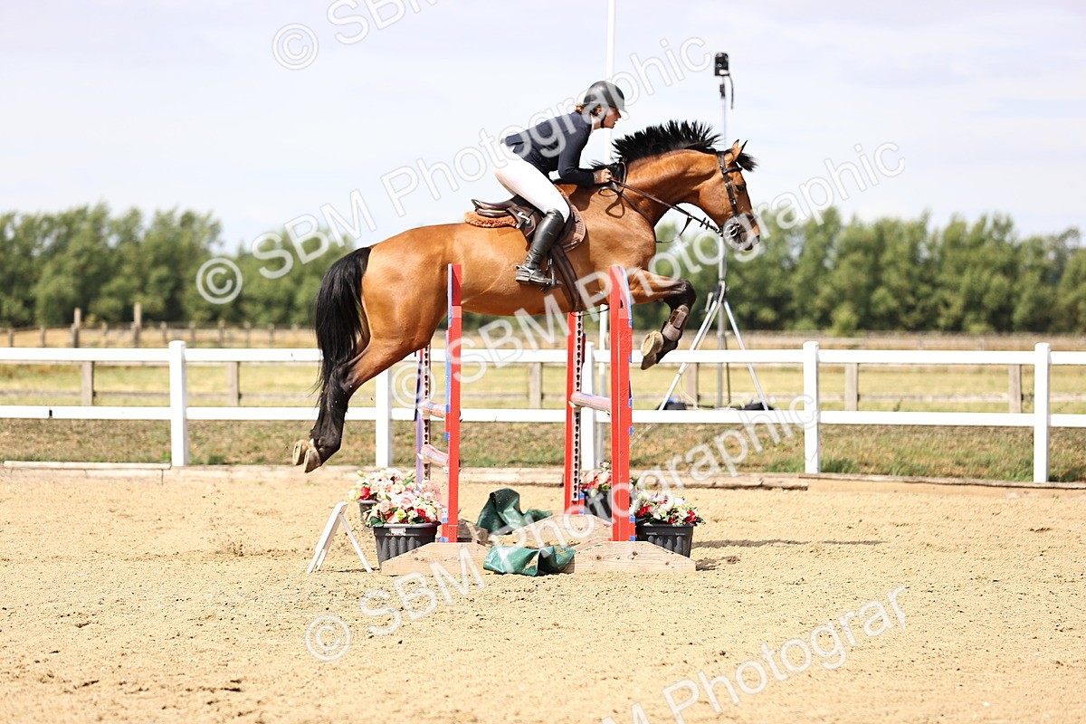 SBM_009894 - Class 8 - Senior Newcomers - 1.10  Open