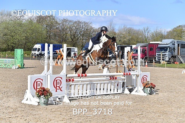 BPP_3718 - CLASS 3 FRI Senior British Novice/ 90cm Open
